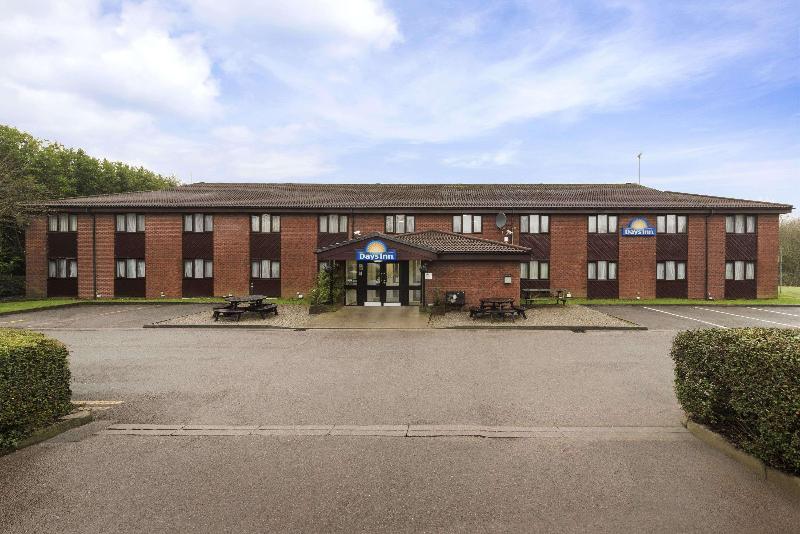 בית מלון כפרי Days Inn Bridgend Cardiff