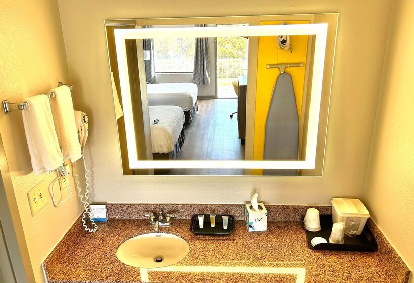 Отель Days Inn By Wyndham St George