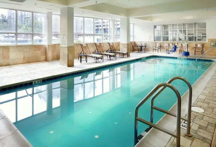 فندق Hampton Inn & Suites Savannah/midtown