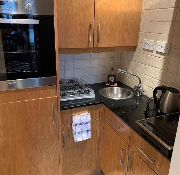 Hedley House Hotel & Apartments