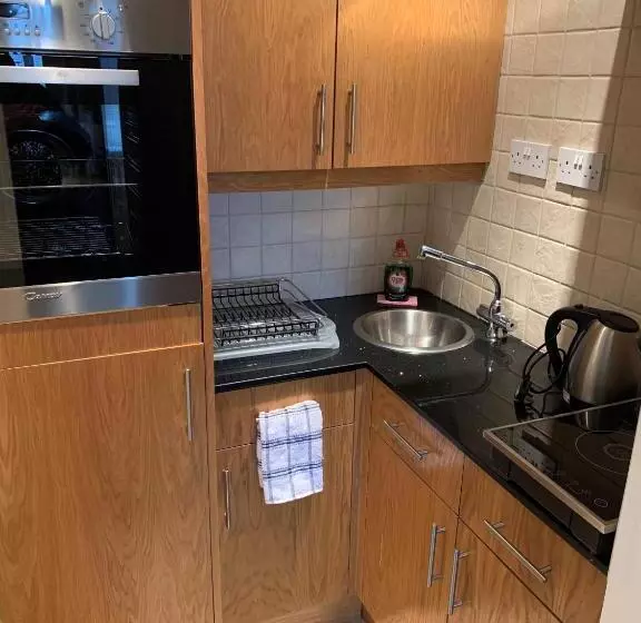 Hedley House Hotel & Apartments