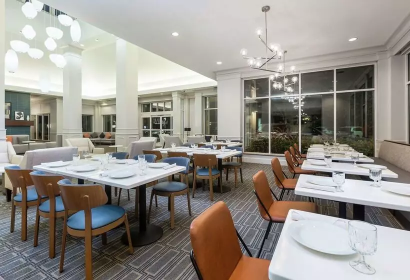 בית מלון כפרי Hilton Garden Inn Oakland / San Leandro