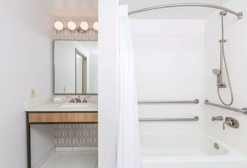 בית מלון כפרי Hilton Garden Inn Oakland / San Leandro