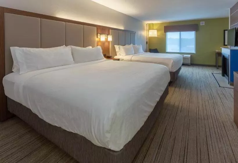 בית מלון כפרי Holiday Inn Express & Suites Milwaukee Nw   Park Place, An Ihg