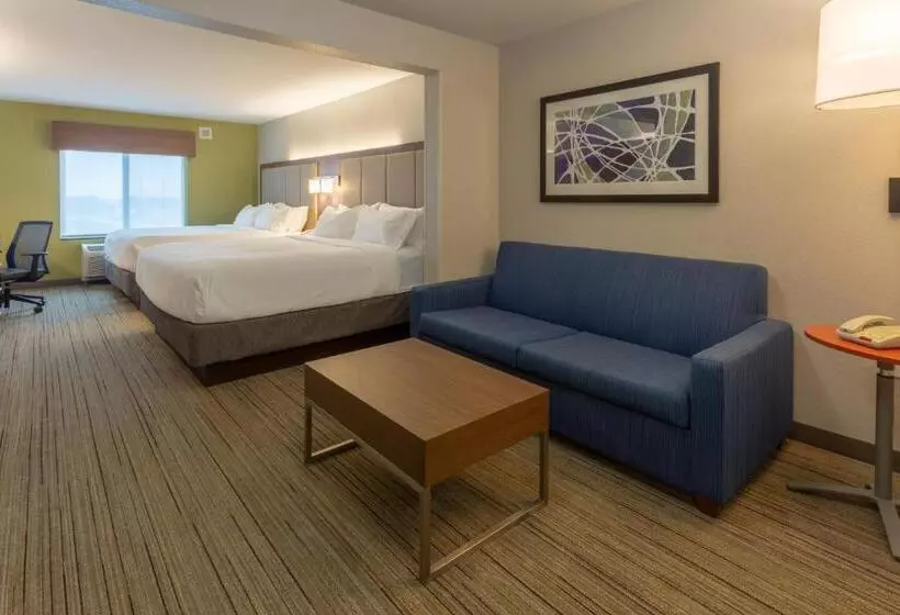 בית מלון כפרי Holiday Inn Express & Suites Milwaukee Nw   Park Place, An Ihg
