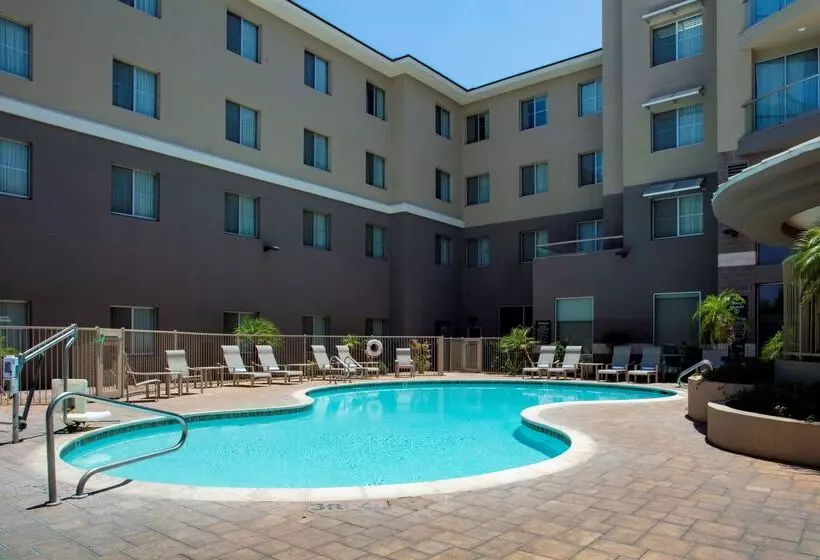 هتل Homewood Suites By Hilton Phoenix Airport South