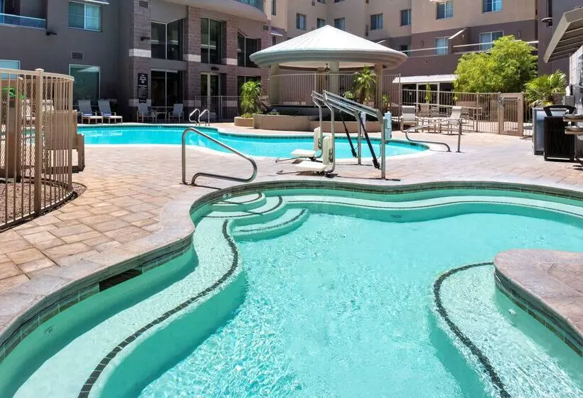 هتل Homewood Suites By Hilton Phoenix Airport South