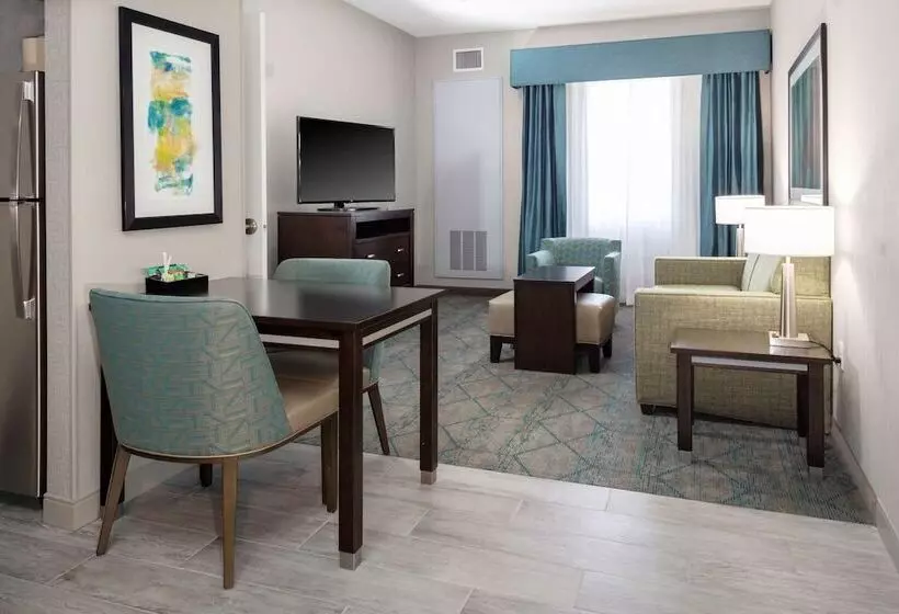هتل Homewood Suites By Hilton Phoenix Airport South