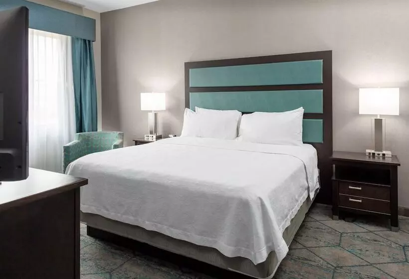 هتل Homewood Suites By Hilton Phoenix Airport South