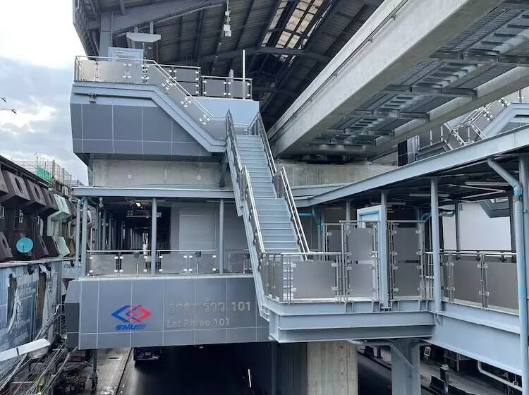 هتل Metro Point Bangkok