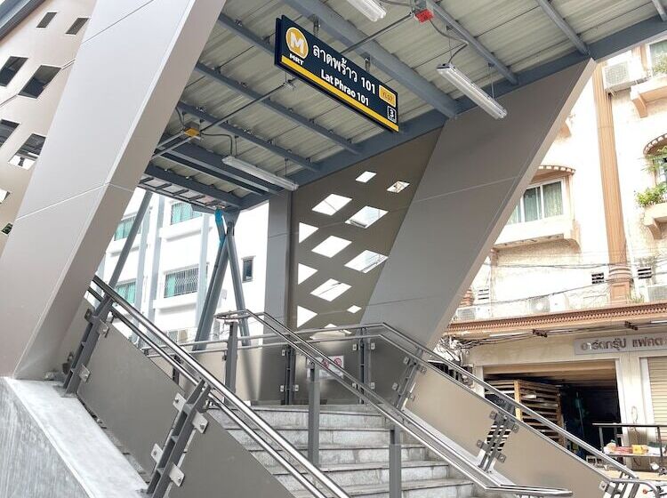 هتل Metro Point Bangkok