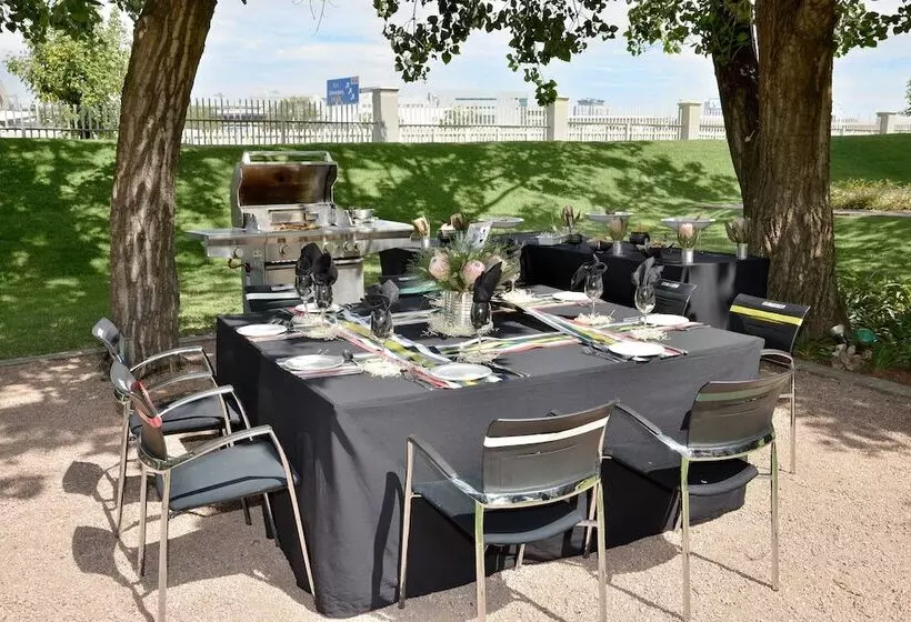 Protea Hotel By Marriott O R Tambo Airport