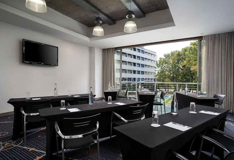 Protea Hotel By Marriott O R Tambo Airport