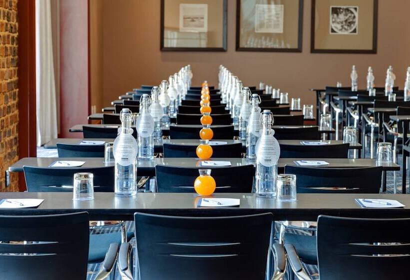 Protea Hotel By Marriott O R Tambo Airport