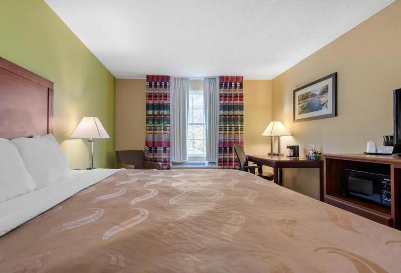هتل Quality Inn