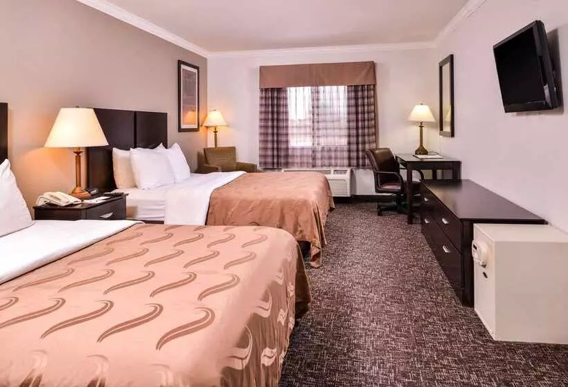 ホテル Quality Inn & Suites