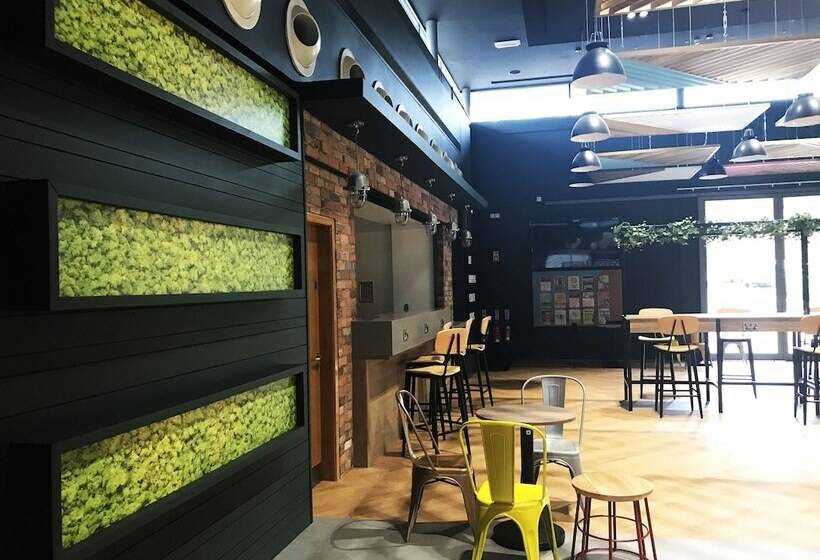 فندق Queens University Belfast   Elms Village   Hostel