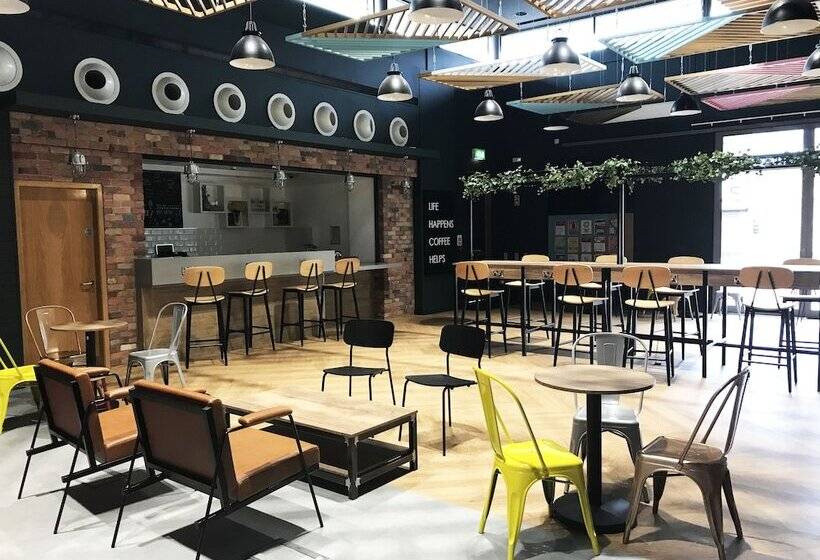 فندق Queens University Belfast   Elms Village   Hostel