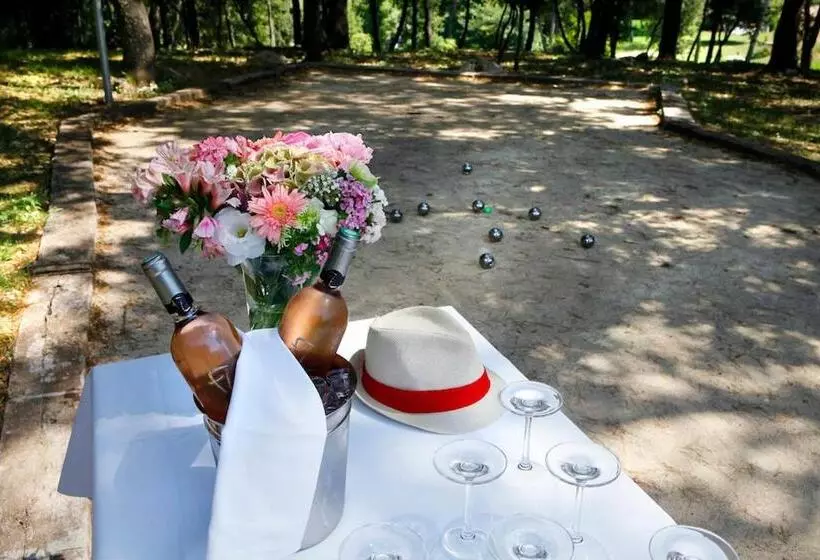 Hotelli Résidence Hôtelière 4 étoiles Les Mas Du Grand Vallon