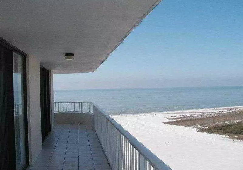 Отель Southsea Tower Apartments, Marco Island