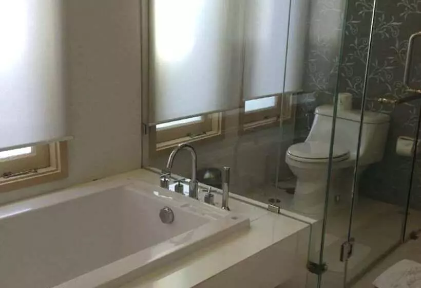 בית מלון כפרי The Lapa Hua Hin