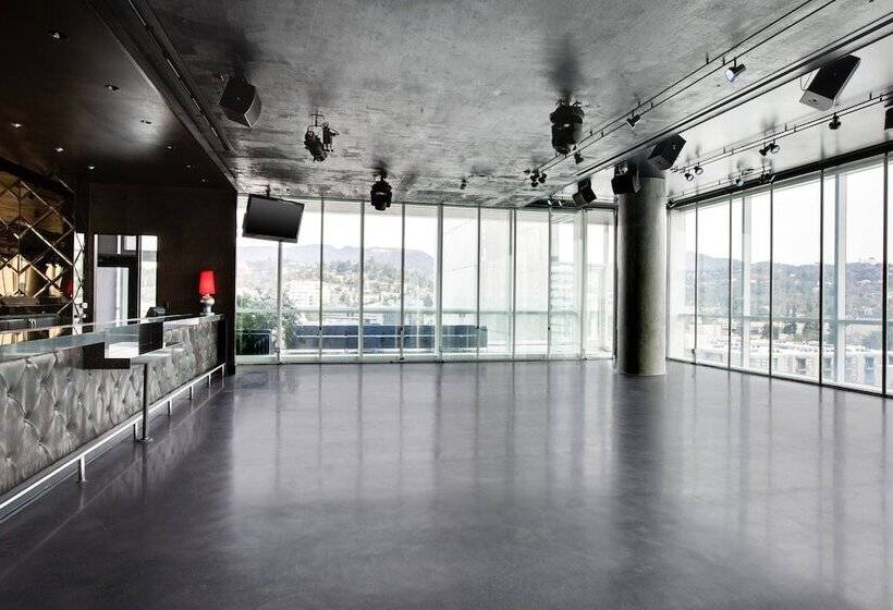 בית מלון כפרי W Hollywood