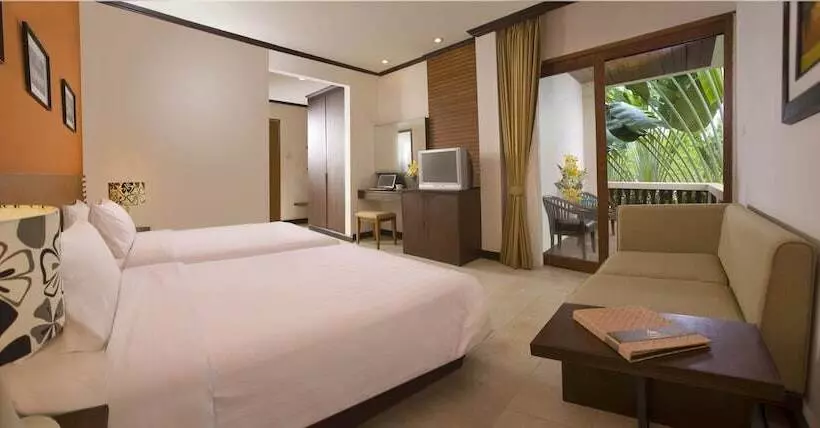 Thai House Beach Resort