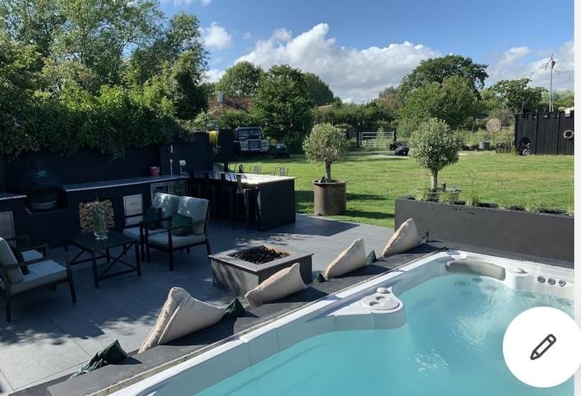 فندق ريفى Immaculate 6bed House Chichester Goodwood Pool