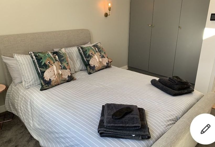 فندق ريفى Immaculate 6bed House Chichester Goodwood Pool