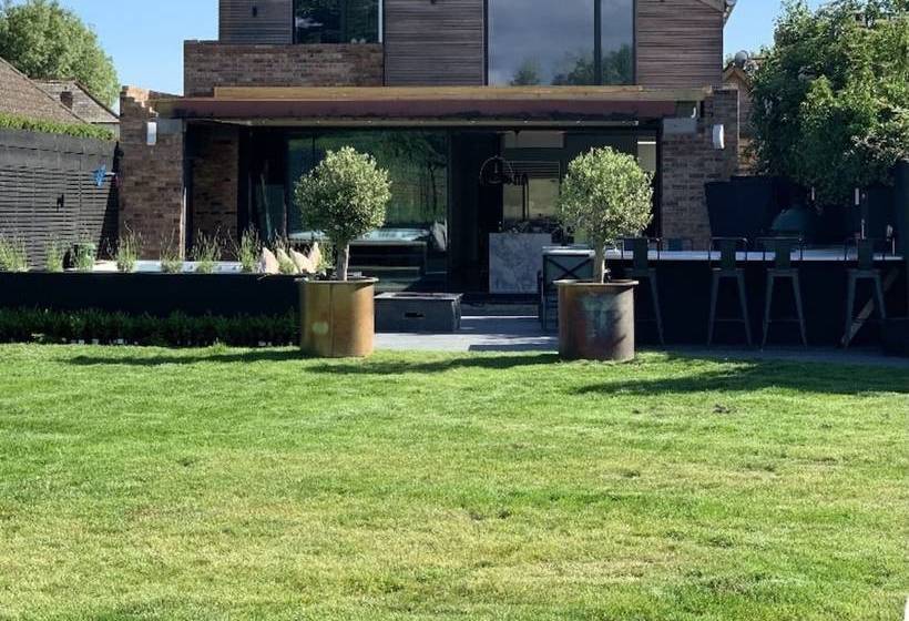 فندق ريفى Immaculate 6bed House Chichester Goodwood Pool