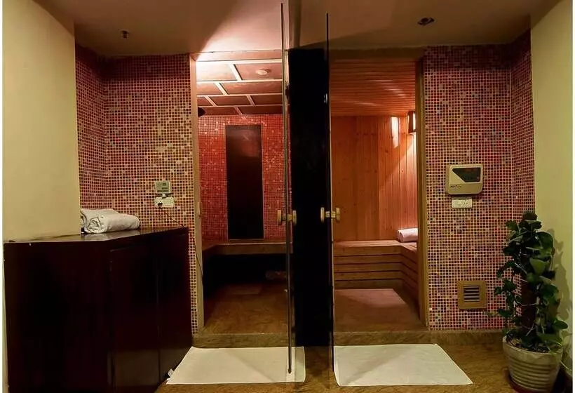 هتل Aura New Delhi Railway Station