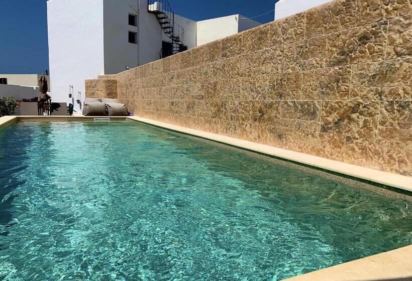 Christina Hotel, Adults Only, Heated Salt Water Pool