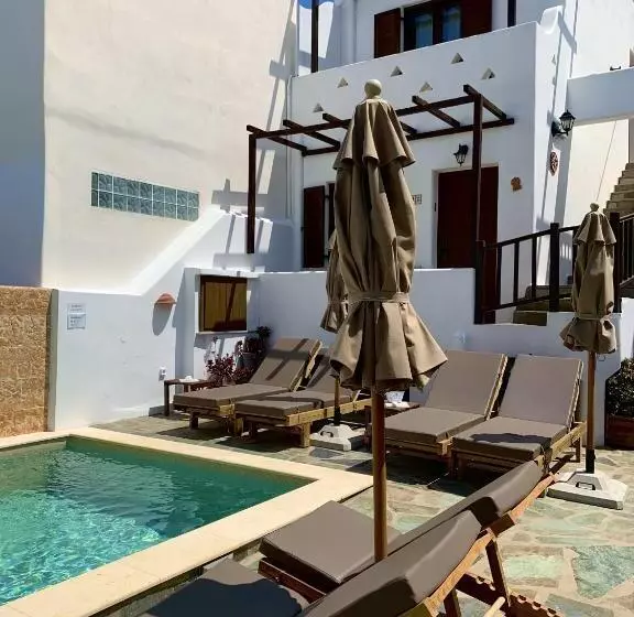 Christina Hotel, Adults Only, Heated Salt Water Pool