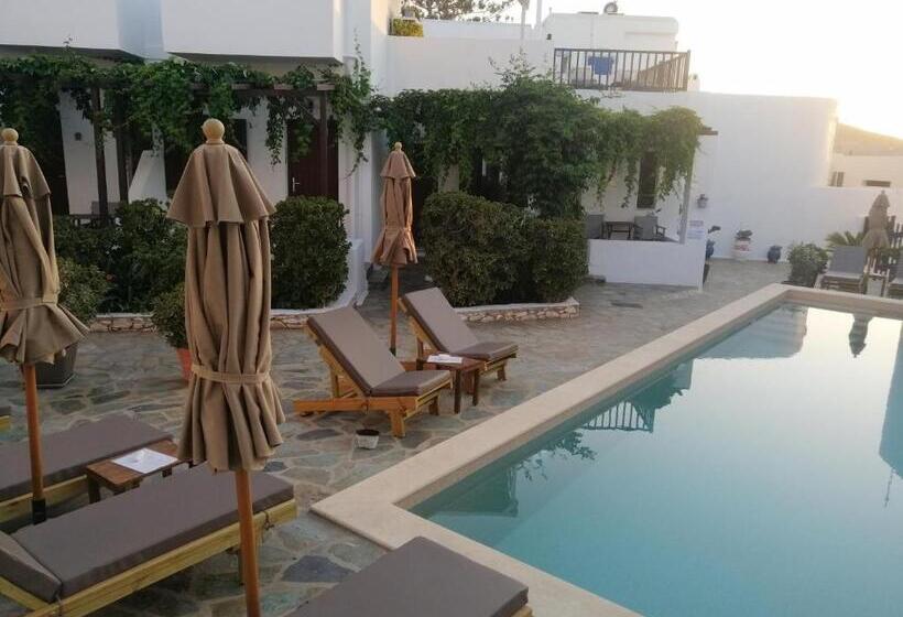 Christina Hotel, Adults Only, Heated Salt Water Pool