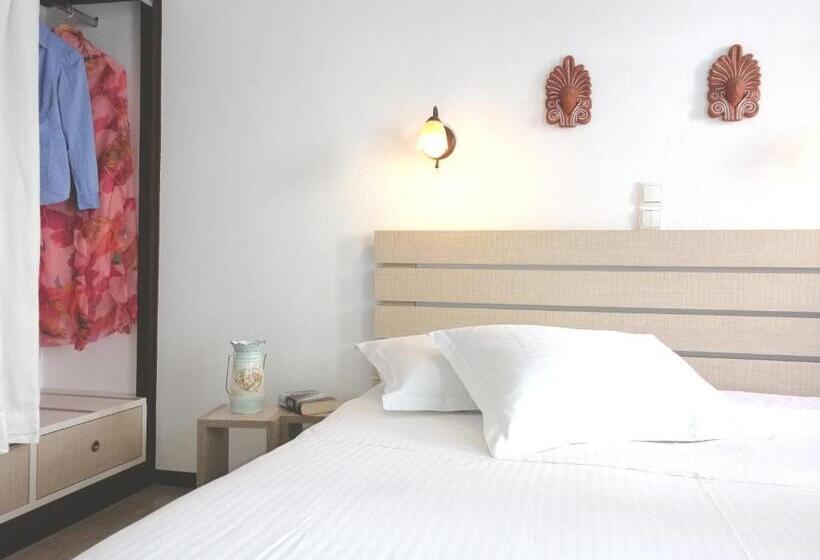 Christina Hotel, Adults Only, Heated Salt Water Pool