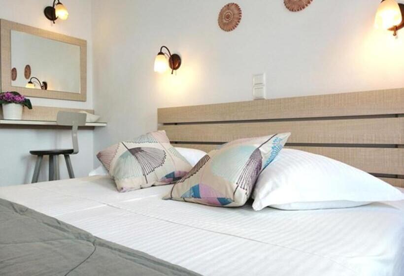 Christina Hotel, Adults Only, Heated Salt Water Pool