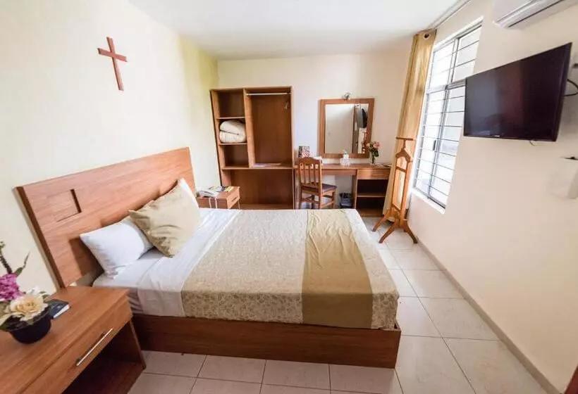 هتل Elizabeth Central