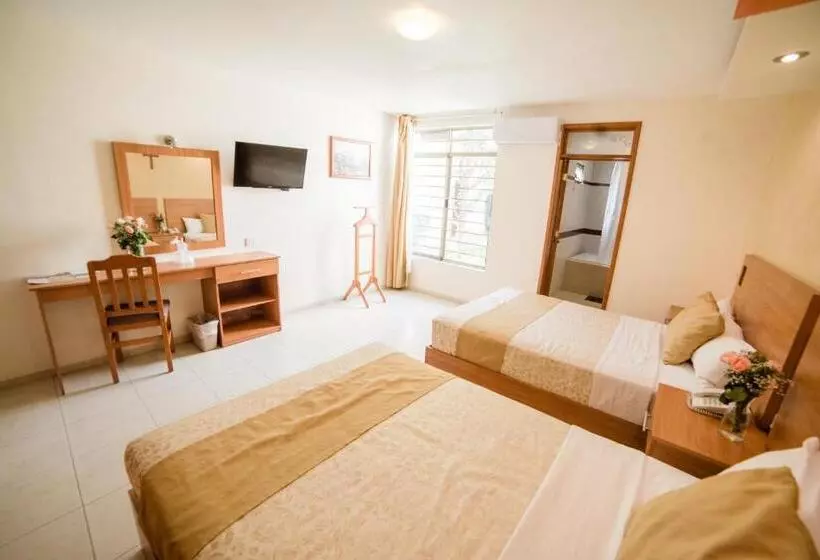 هتل Elizabeth Central