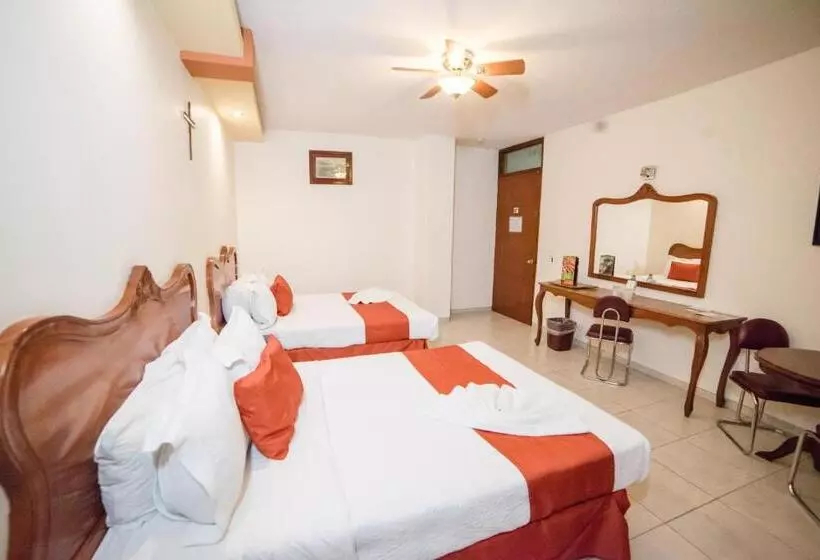 هتل Elizabeth Central