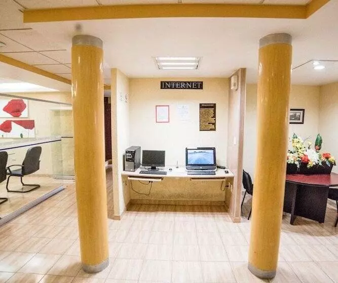 هتل Elizabeth Central