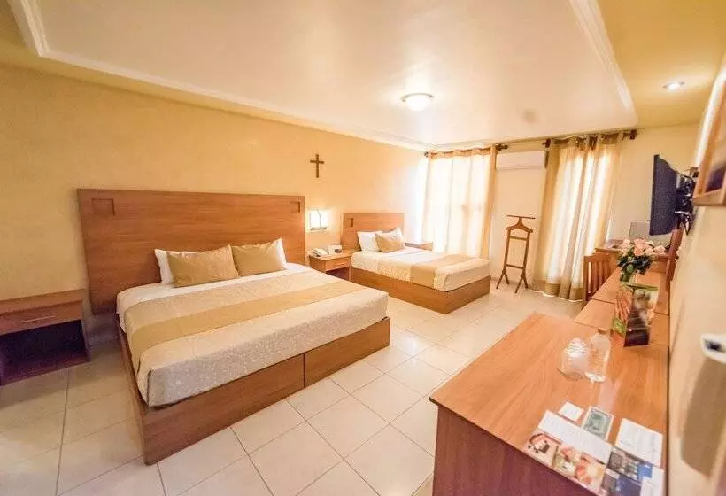 هتل Elizabeth Central