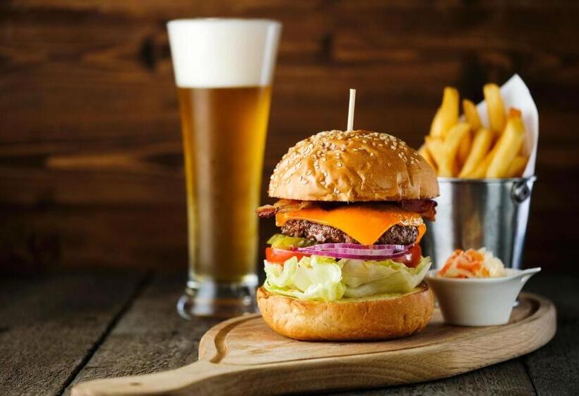 هتل Hong Kong Skycity Marriott