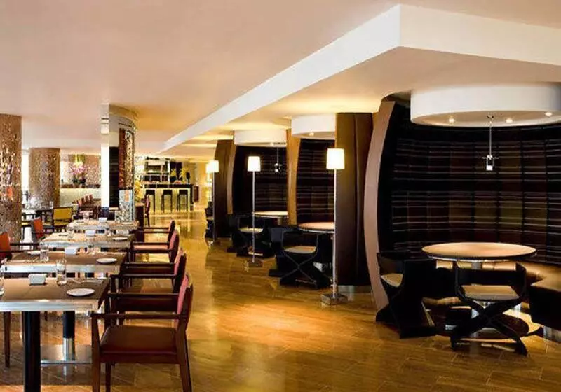 هتل Hong Kong Skycity Marriott