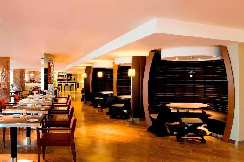 هتل Hong Kong Skycity Marriott