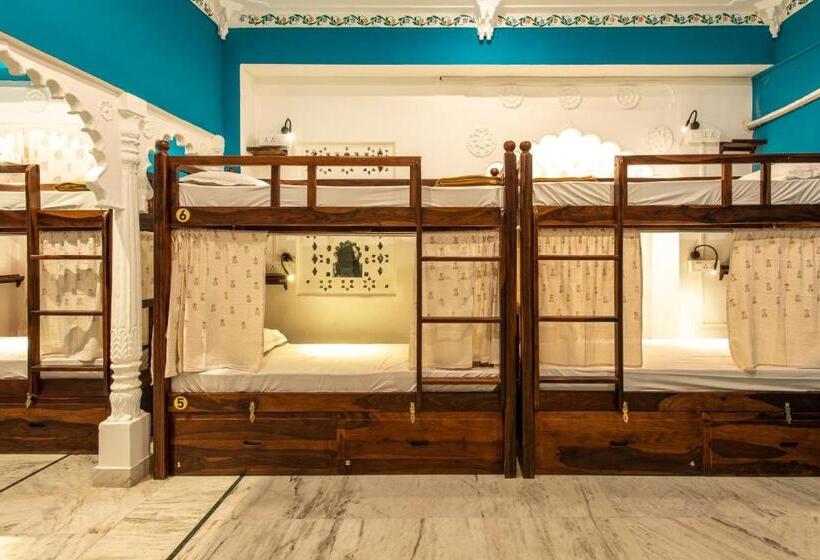 Hotelli Hostel Mantra