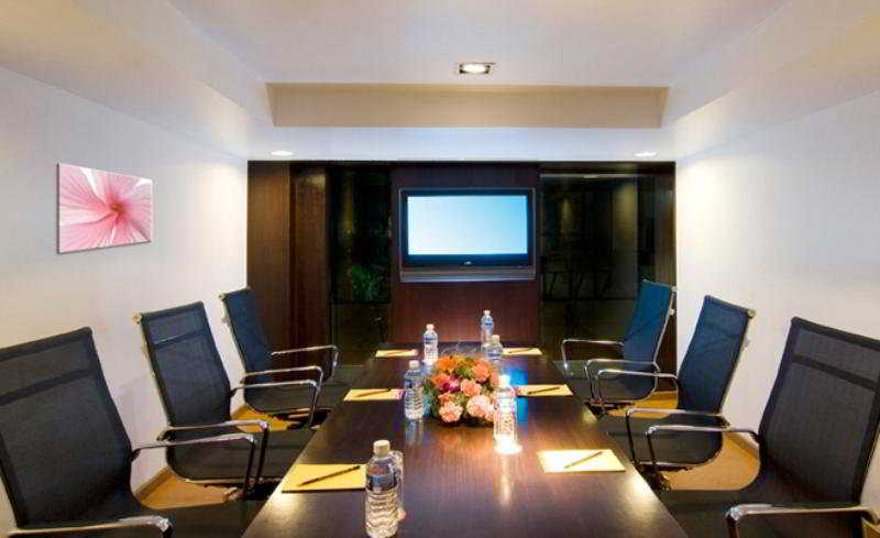 فندق Iris The Business