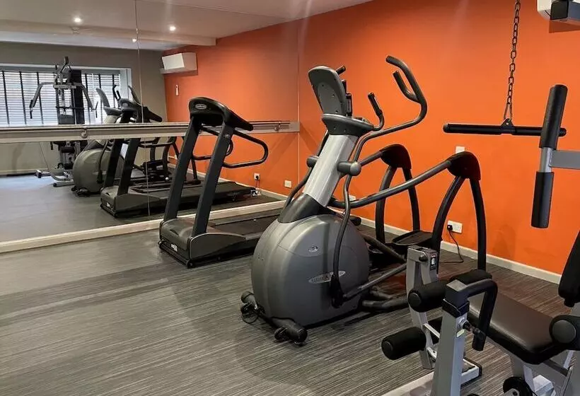 Отель Kings Court