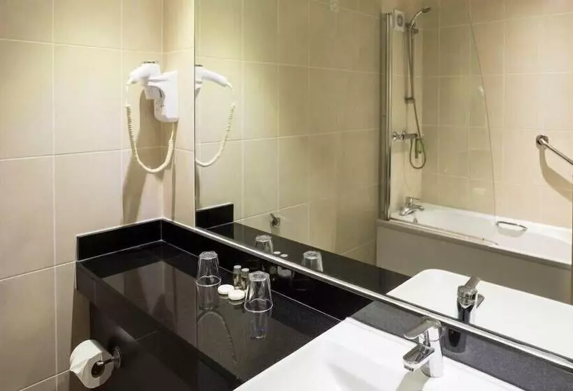 Отель Kings Court