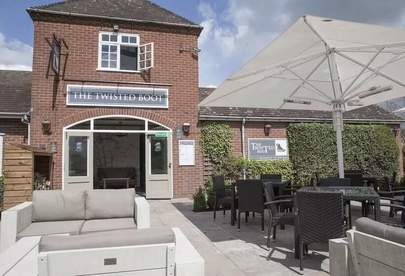 Отель Kings Court