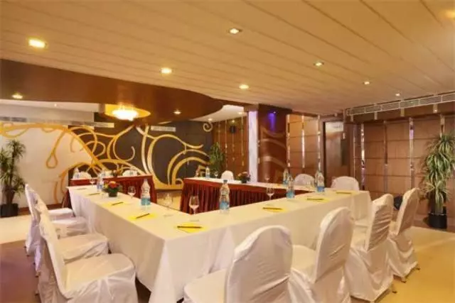 Hotel The Nines Business